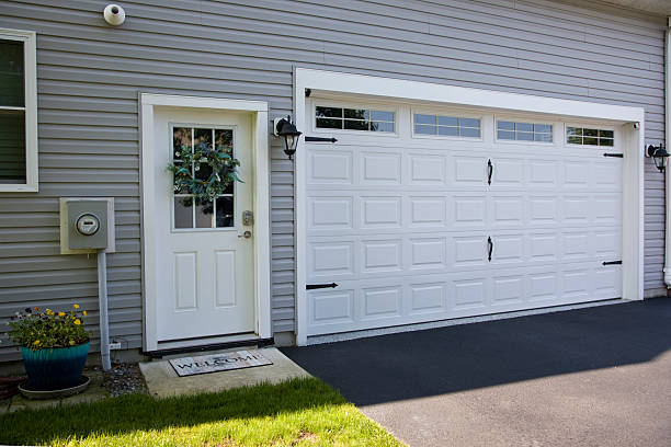 24/7 Emergency Garage Door Panel Replacement experts in DeBary, FL